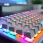 Copertina di Minorenne italiano detenuto a Malta, ricatto nella chat del videogioco online: “Fai scattare l’allarme bomba a scuola”
