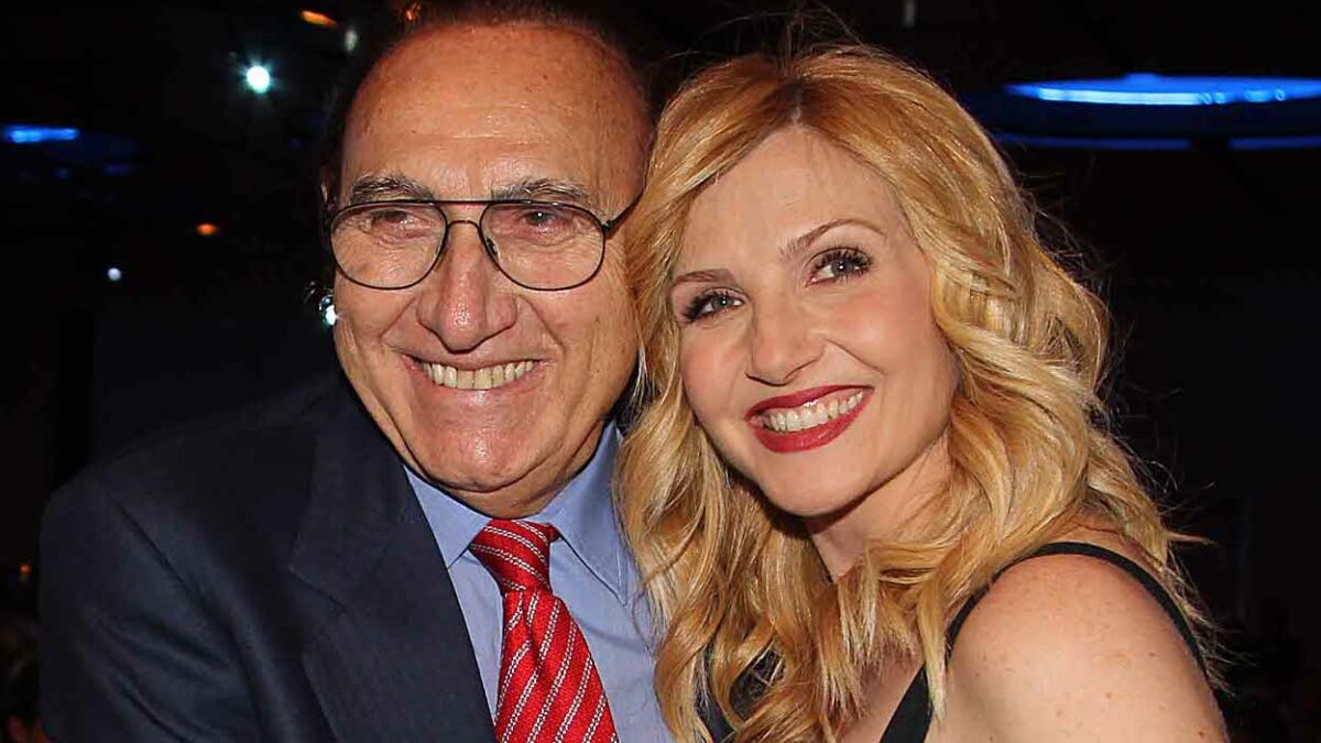 “Ebbi un guaio con la tiroide e Pippo Baudo mi aiutò. Esco dalla sala operatoria e con mio marito c’era lui ‘Ho parlato con il professore, tutto bene’, mi salutò, prese la macchina e ripartì”: così Lorella Cuccarini