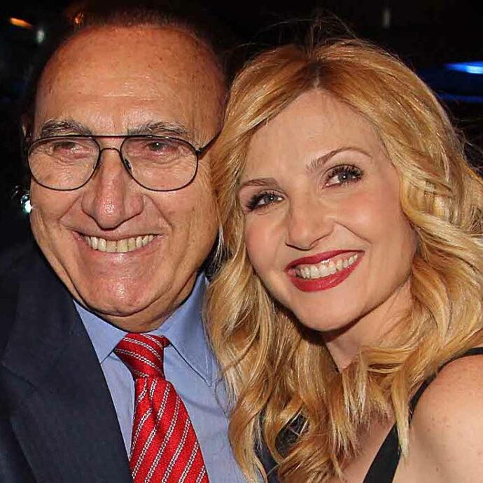 “Ebbi un guaio con la tiroide e Pippo Baudo mi aiutò. Esco dalla sala operatoria e con mio marito c’era lui ‘Ho parlato con il professore, tutto bene’, mi salutò, prese la macchina e ripartì”: così Lorella Cuccarini