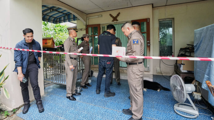 Thailandia, 14enne uccide i nonni e apre il fuoco a scuola: otto morti e 15 feriti
