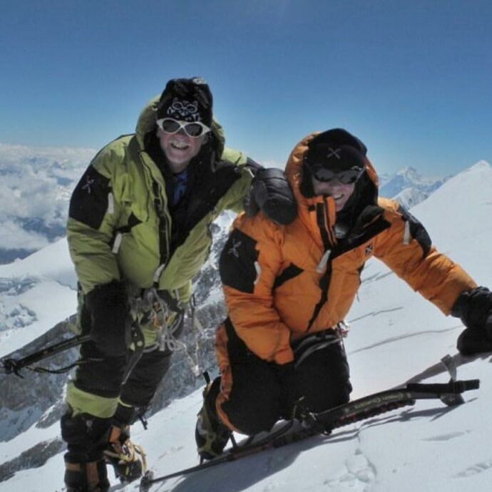 “Si fanno venire a prendere dall’elicottero così da essere a cena a Katmandu la sera. Le esperienze non vengono vissute così”: lo sfogo dell’alpinista Nives Meroi