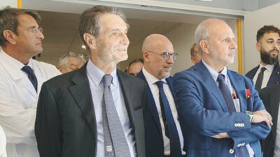 Copertina di Fontana vs Schillaci: destra divisa sulle pagelle di cura ministeriali. Polemica tra la Regione Lombardia (Lega) e il Governo ‘amico’