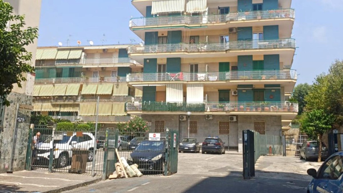 https://st.ilfattoquotidiano.it/wp-content/uploads/2026/08/07/portici-1.jpg