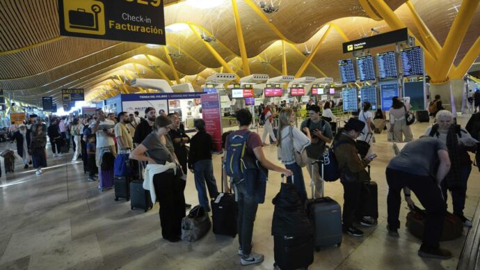 Controlli negli aeroporti e nei porti in Spagna e Italia, cosa cambia adesso per i passeggeri: le risposte ai principali dubbi