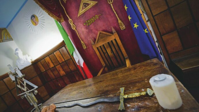 Il morto era massone, vescovo nega funerale