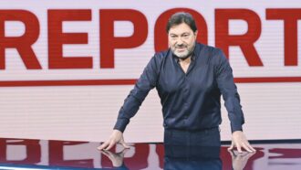 Copertina di Il Tempo pubblica i costi di Report: “Stipendi faraonici”. Gli inviati: “Falso, quereliamo”. Usigrai: “Operazione per colpire un programma sgradito”