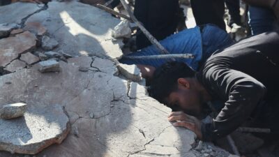 Copertina di Terremoto di magnitudo 7.4 in Colombia, crolli in molte città: “Oltre 110 morti”. “Bambini sotto le macerie dell’ospedale di Cali”