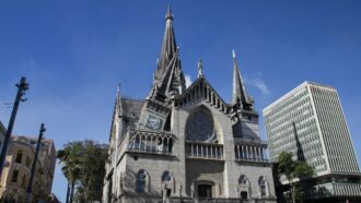 Copertina di Terremoto in Colombia, crollano la torre e la cupola della cattedrale di Manizales