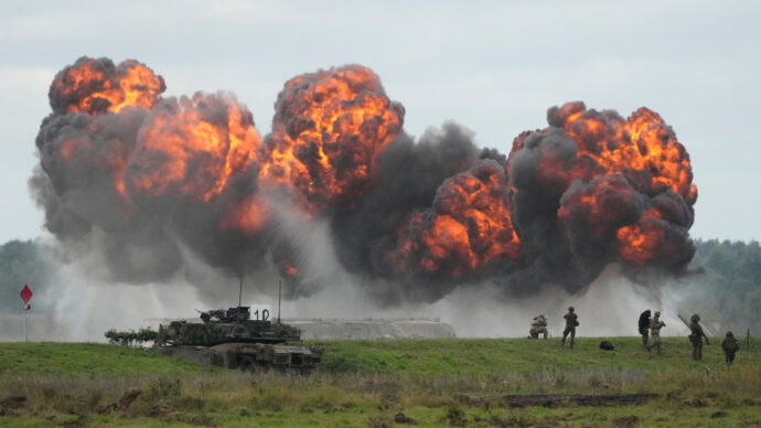 Ucraina, Mosca: “Droni di Kiev contro obiettivi civili, 13 morti. Zelensky vuole solo la guerra”