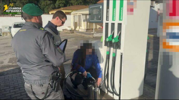 Benzina, dalla truffa delle pistole erogatrici di Bolzano alle stazioni di servizio abusive di Napoli e Foggia: le frodi scoperte dalla Finanza