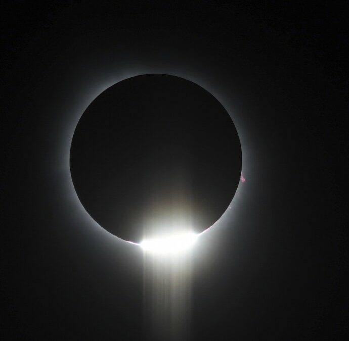 Dal primo morso del Sole alla “notte” improvvisa: le cinque fasi dell’eclissi del 12 agosto