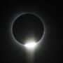 Copertina di Dal primo morso del Sole alla “notte” improvvisa: le cinque fasi dell’eclissi del 12 agosto