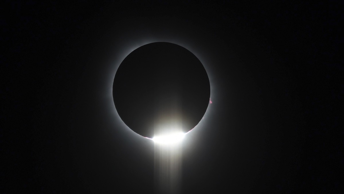 https://st.ilfattoquotidiano.it/wp-content/uploads/2026/08/10/eclissi-.jpg