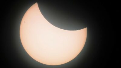 Copertina di Eclissi totale del 12 agosto, la Spagna al buio: dove ammirarla tra città d’arte, mare e paesaggi