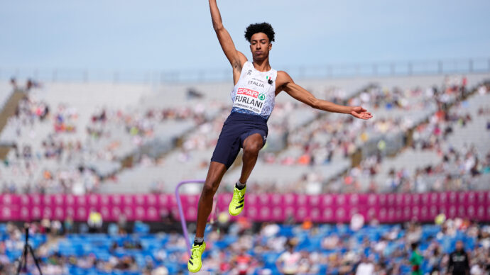 Europei di atletica già finiti per Furlani: si è fatto male al primo salto. Francesco Inzoli vola in finale con la misura migliore
