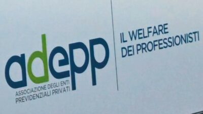 Copertina di Strani contratti:    35% di aumento per i direttori,  ai dipendenti +9