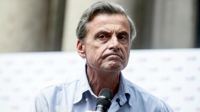 Calenda corre per il pareggio: governo coi B. e Gentiloni