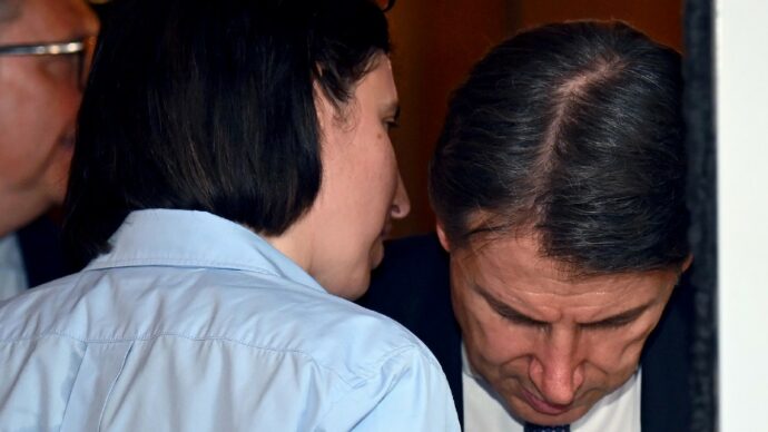 Correntone dem: l’assist  a Conte per gazebo subito