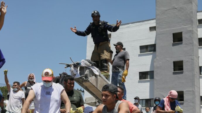 Colombia, il sisma alimenta le tensioni sociali: coprifuoco in alcune città ed esercito mobilitato. Il Congresso propone: “I nostri stipendi alle famiglie”