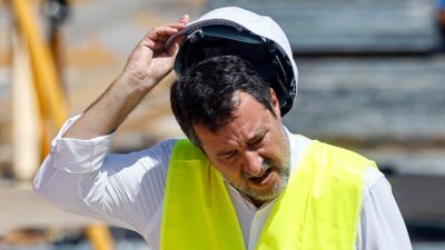 Copertina di Il dissenso nella Lega è esploso: il direttivo in Lombardia chiede a Salvini un passo indietro (o almeno di lato). In prima fila Attilio Fontana