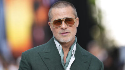 Copertina di “Ho pensato al suicidio per un breve periodo, potevo sentire il freddo dell’acciaio del proiettile nella mia testa. Sembrava un sollievo”: le confessioni di Brad Pitt