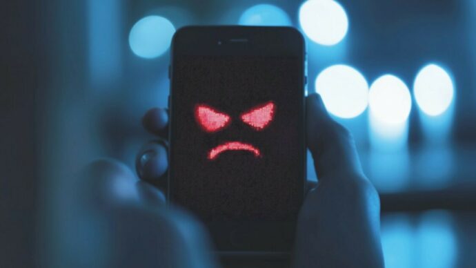 La SIM che si trasforma in un’arma: così una scheda compromessa può attaccare smartphone e auto connesse