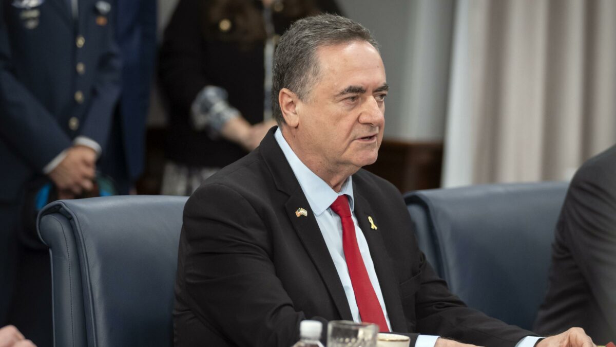 Ministro israeliano in visita ai soldati, annuncia decisioni di occupazione a lungo termine in zone di sicurezza