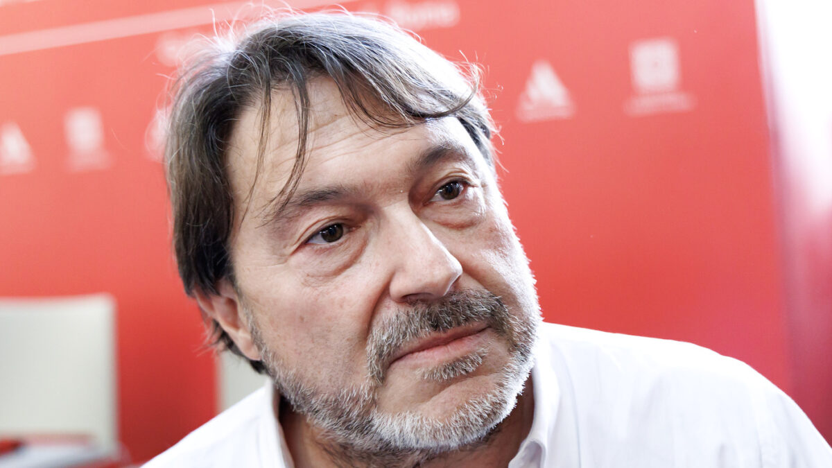 Sigfrido Ranucci pubblica un post su Facebook paragonandosi a Moro, Falcone e Borsellino, suscitando reazioni politiche
