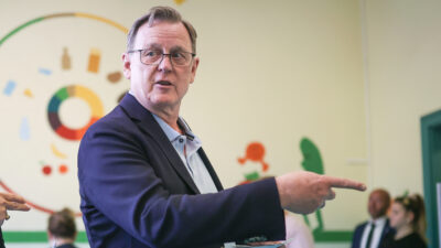 Copertina di Prove di fronte repubblicano. La Linke alla Cdu: “Collaboriamo per impedire che AfD vinca”