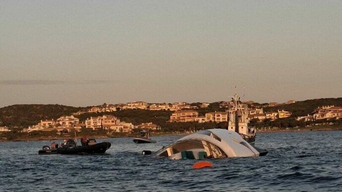 Yacht da otto milioni affonda in Costa Smeralda: era stato consegnato da quattro giorni
