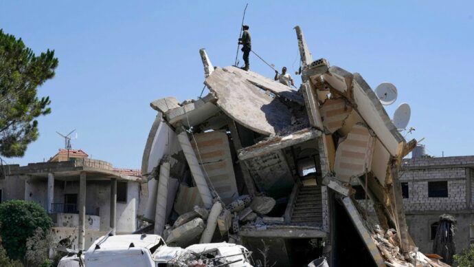 Libano, l’Idf lancia fosforo bianco sull’altura Ali Taher