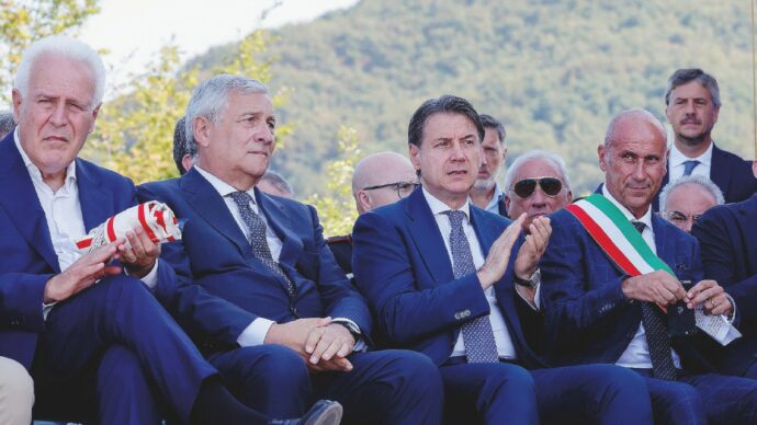 Terrore Conte a Chigi: Tajani va a Sant’Anna per marcarlo