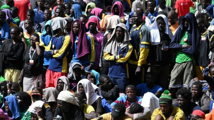 Hub per migranti in Uganda: Germania e paesi Ue trattano