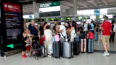 Copertina di Traffico aereo in tilt per eruzione Etna