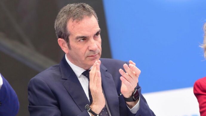 Casta, Occhiuto all’angolo: referendum sulle poltrone