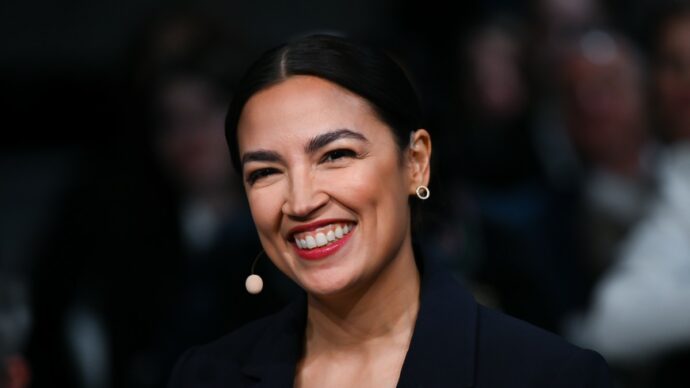 Ocasio-Cortez congela gli ovuli: negli Usa costa fino a 20mila dollari. Anche in Italia resta a carico delle donne, ma in Puglia qualcosa si muove