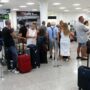 Copertina di Etna ancora in eruzione, l’aeroporto di Catania resta chiuso almeno fino alle 2 del 14 agosto