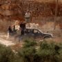 Copertina di Cisgiordania, continua l’assalto dei coloni israeliani in un villaggio. L’ambasciatore Usa: “È terrorismo”. Media: “L’Idf ordina ai palestinesi di lasciare le case”