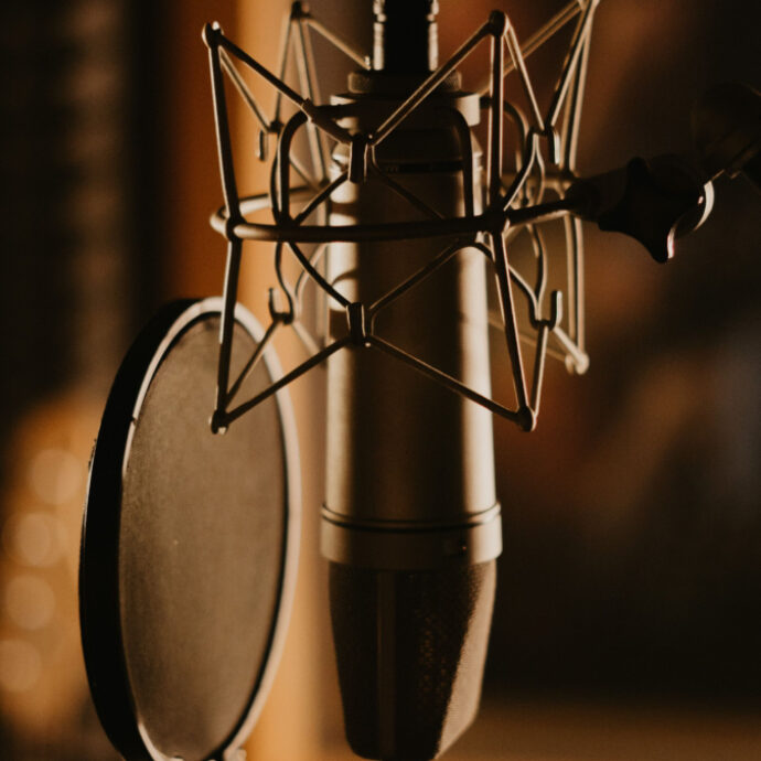 “Serve un confine netto tra creatività umana e modelli artificiali. Non vogliamo in classifica brani con ascolti gonfiati”: FIMI e radio dettano la linea contro la musica AI