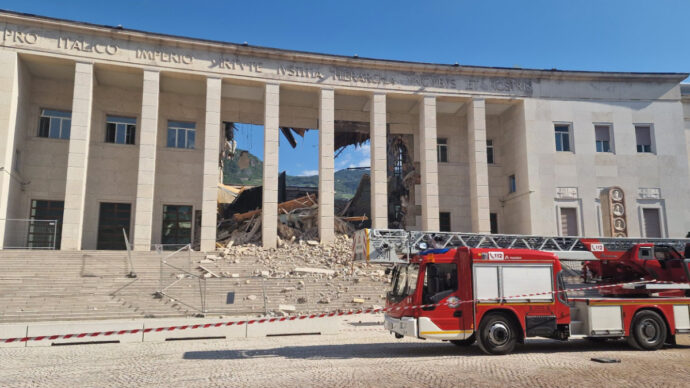 Crollo del tribunale di Bolzano, l’accusa dei pm: “Negligenza nei lavori, omessi controlli, difformità dal progetto”. 5 indagati
