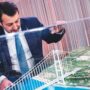 Copertina di Il ponte sullo Stretto non sta in piedi? Si saprà dopo l’appalto. Tutti i dubbi tecnici saranno esaminati solo a opera affidata