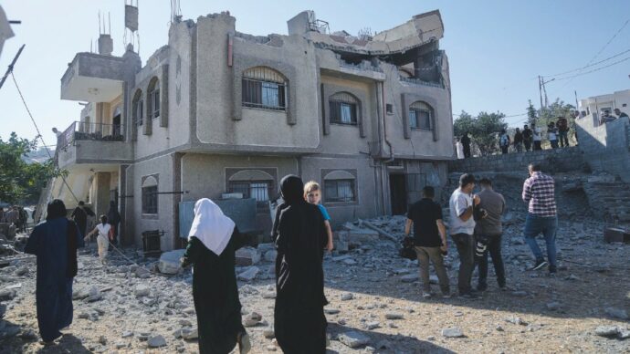 “L’Idf è ancora in casa di mio fratello” Qusra: Mariam e gli altri sotto assedio