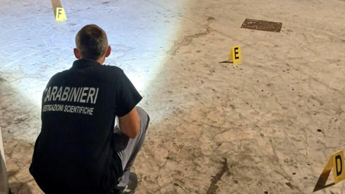 “Sono stato io ma non volevo ammazzarlo. Mi sono dovuto difendere”, la confessione del 17enne. Il coltello non è stato ancora trovato,