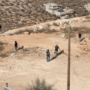 Copertina di Cisgiordania, i coloni piantano di nuovo la tenda davanti alle case dei palestinesi a Qusra. I cinque italiani espulsi dal villaggio