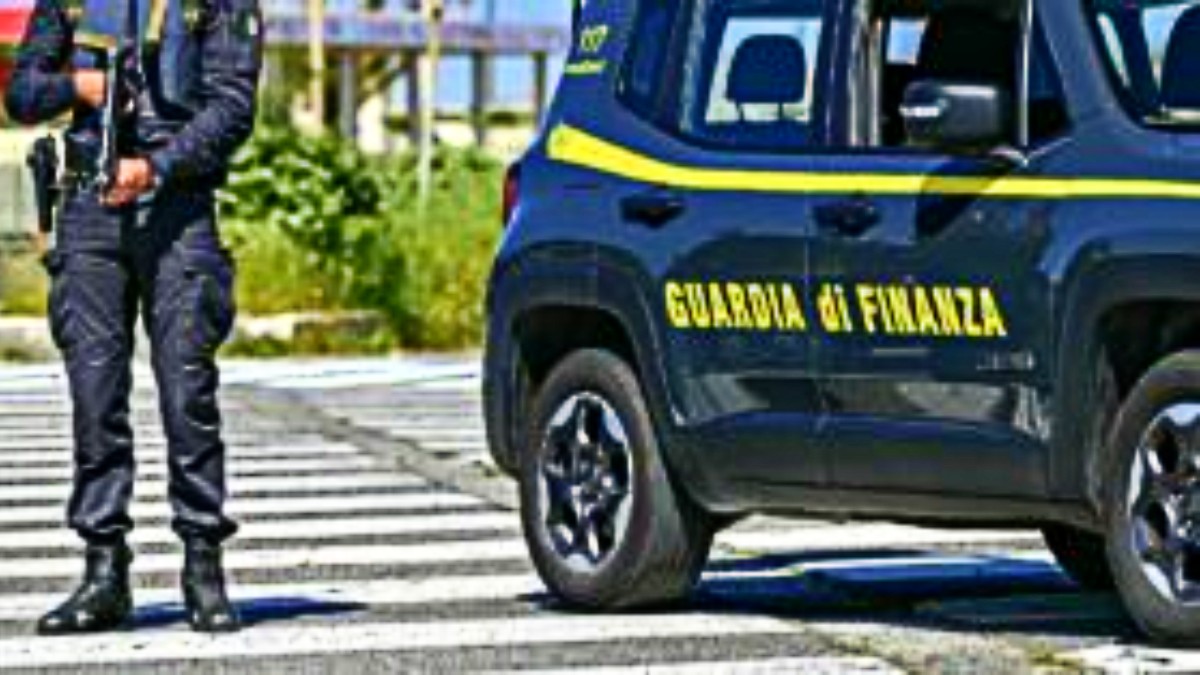 https://st.ilfattoquotidiano.it/wp-content/uploads/2026/08/14/guardia-di-finanza.jpg