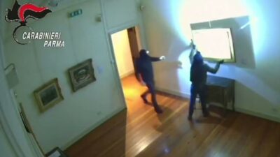 Copertina di Il furto alla Magnani Rocca in meno di tre minuti: così la banda portò via Cezanne, Renoir e Matisse
