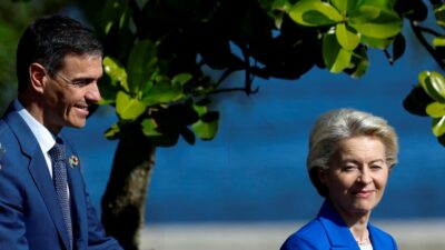 Copertina di Da Sánchez a Ursula, i leader europei restano in villeggiatura