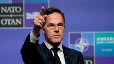 Copertina di Ora la Nato si fa una “ragnatela” al confine russo
