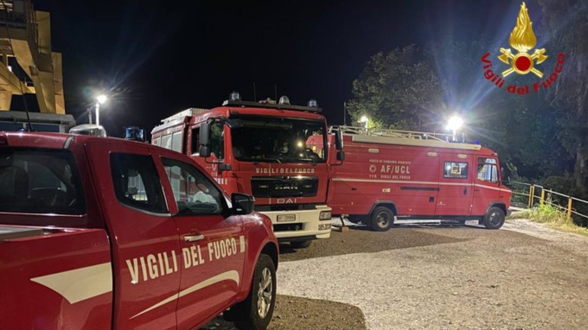 bimbo autistico si allontana da casa ritrovato dai vigili del fuoco dopo una notte di ricerche da Ilfattoquotidiano.it bimbo autistico si allontana da casa ritrovato dai vigili del fuoco dopo una notte di ricerche