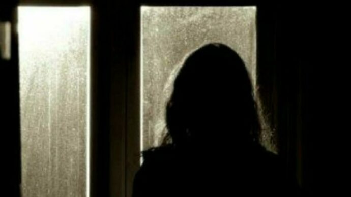“Se mi denunci faccio una strage”, dagli insulti al Gps nascosto nell’auto della moglie: 39enne arrestato